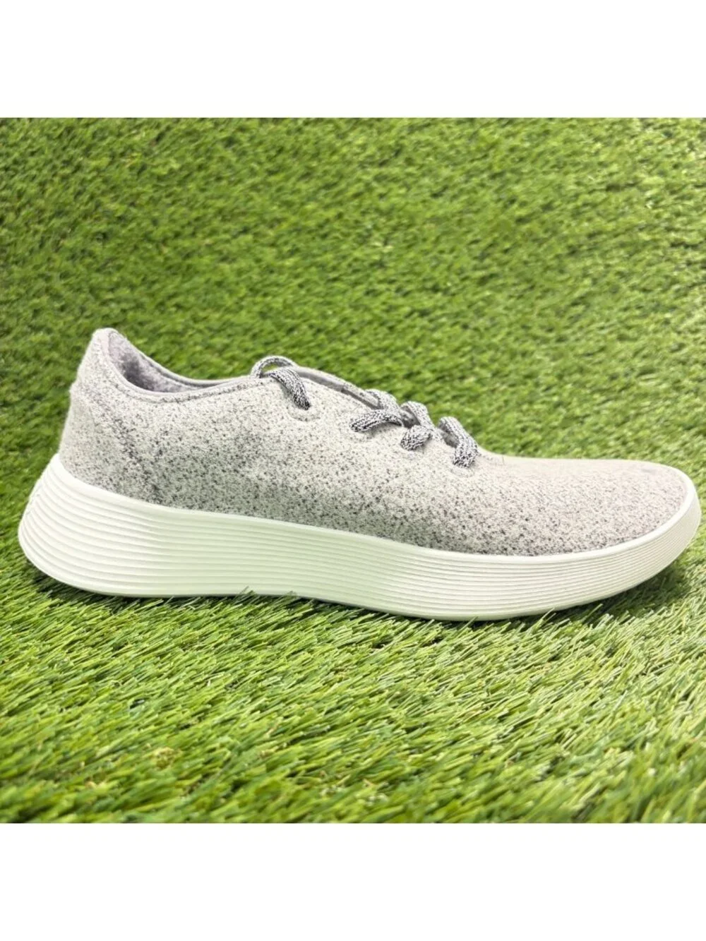 Allbirds Wool Runner 2 Mens Size 9.5 Gray White Athletic Running Shoes Sneakers